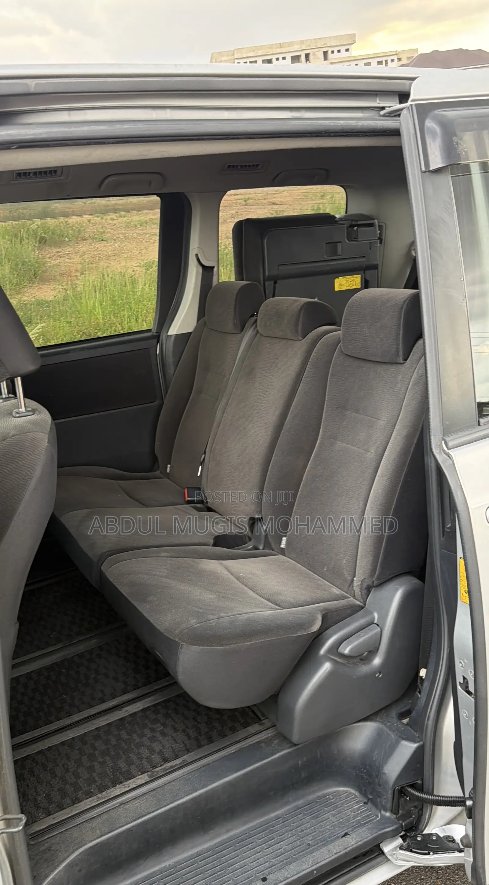 Toyota Voxy 2011 Silver