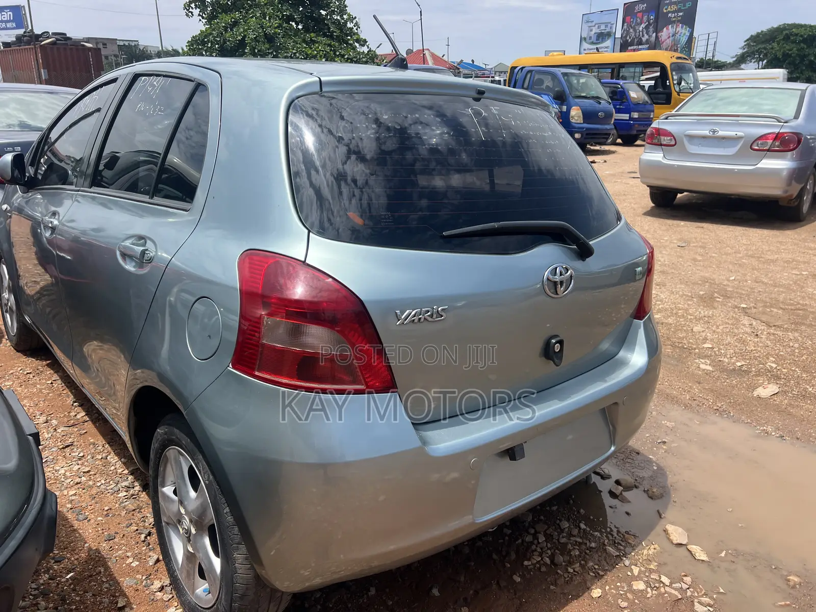 Toyota Yaris Base Hatchback 3dr 2010 Gray