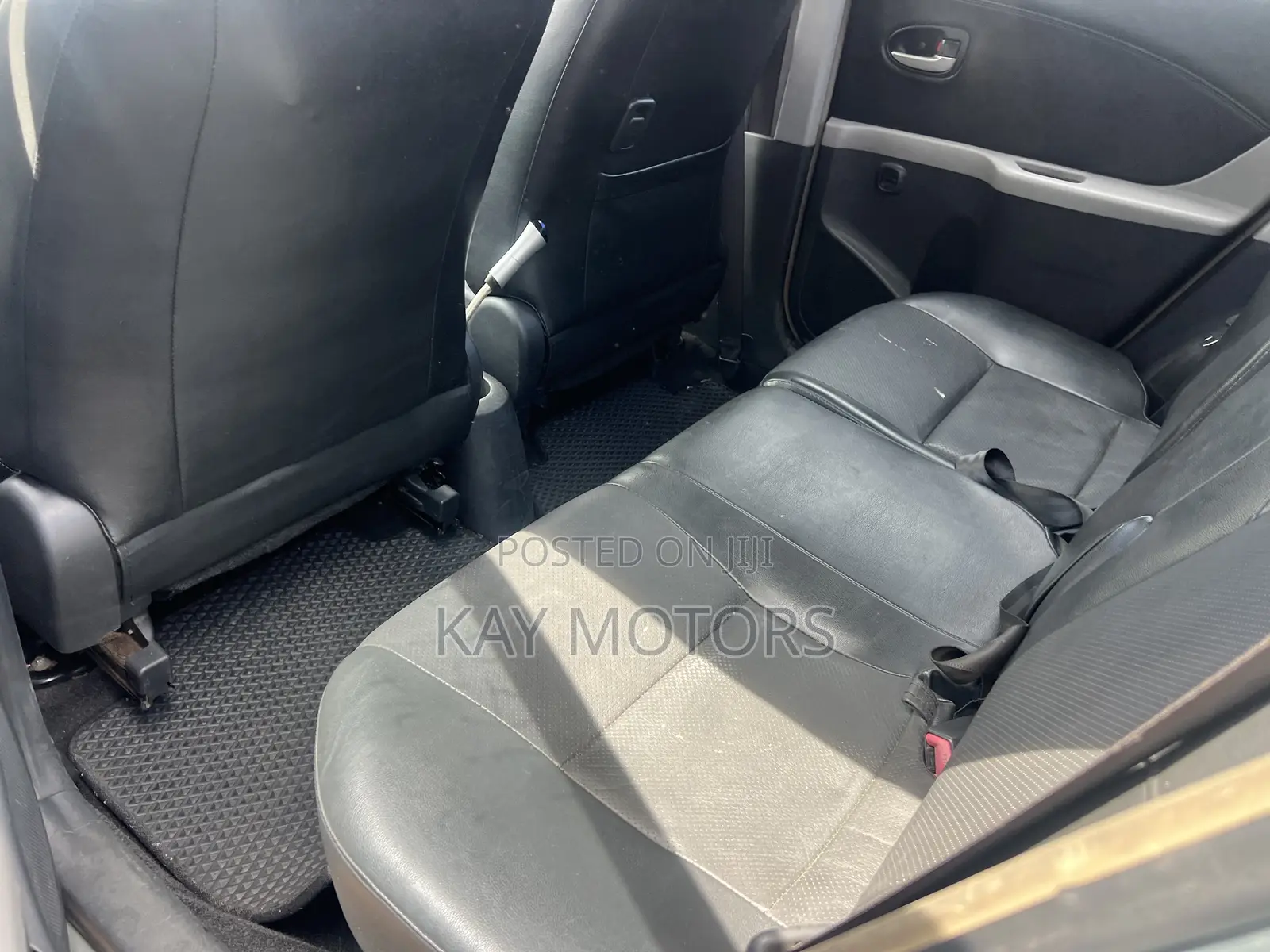 Toyota Yaris Base Hatchback 3dr 2010 Gray