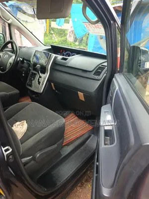 Toyota Voxy 2010 Purple