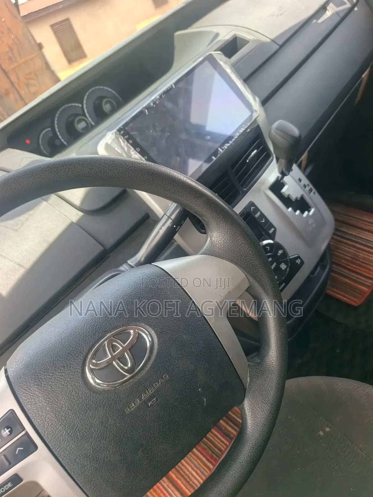 Toyota Voxy 2010 Purple