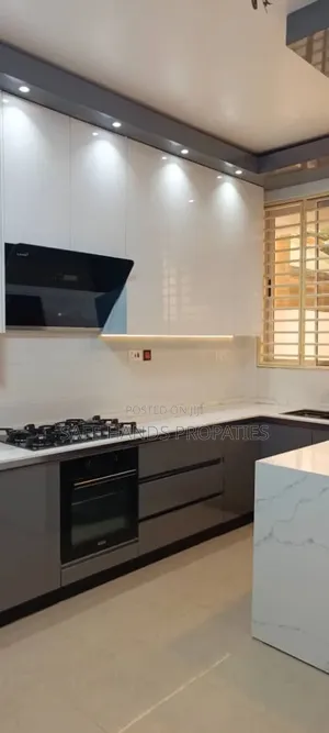 4bdrm House in Accra Metropolitan for sale
