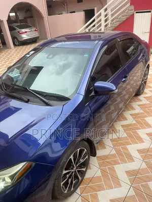 Toyota Corolla SE Special Edition 4dr Sedan (1.8L 4cyl CVT) 2017 Blue