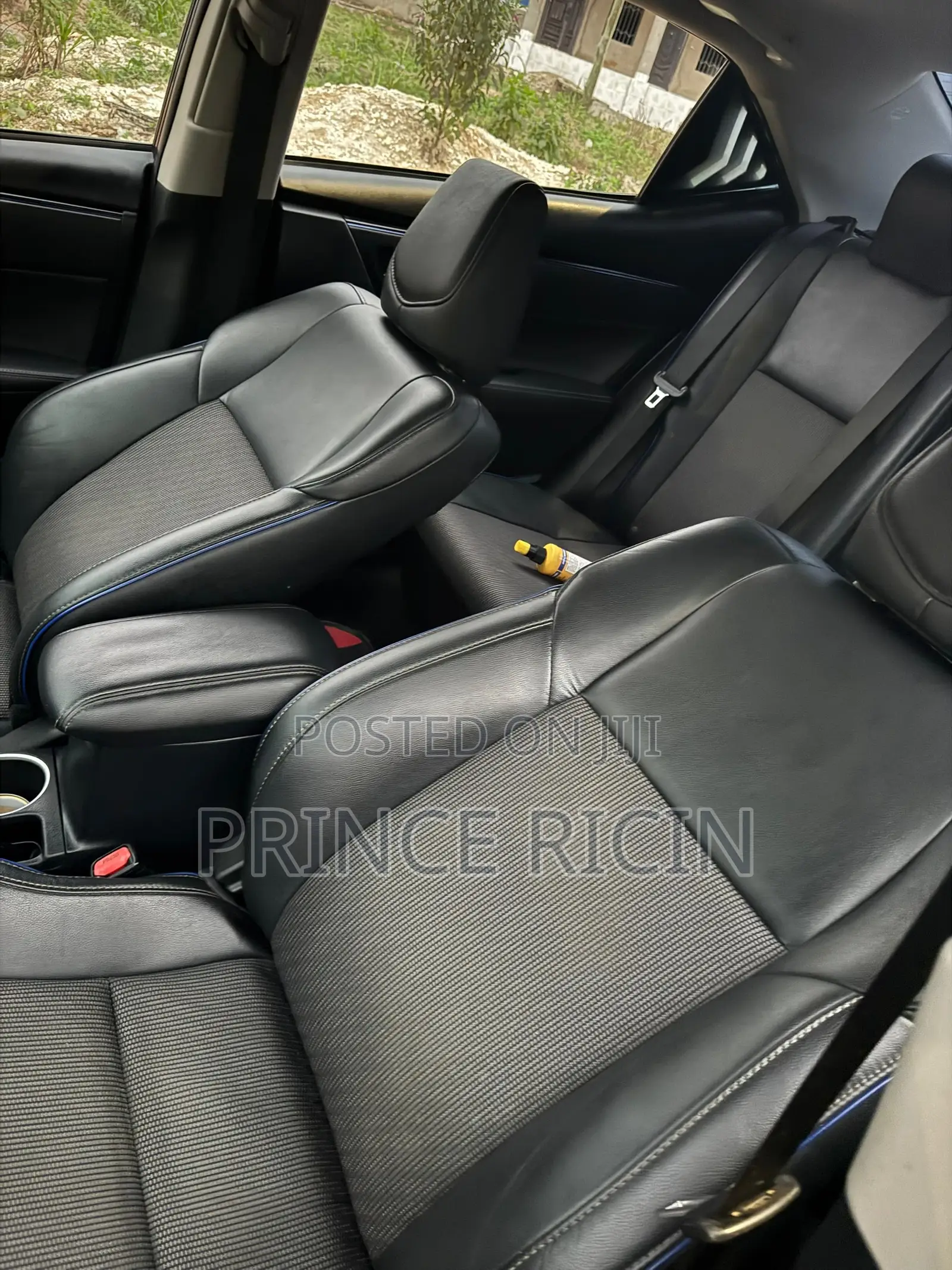 Toyota Corolla SE Special Edition 4dr Sedan (1.8L 4cyl CVT) 2017 Blue
