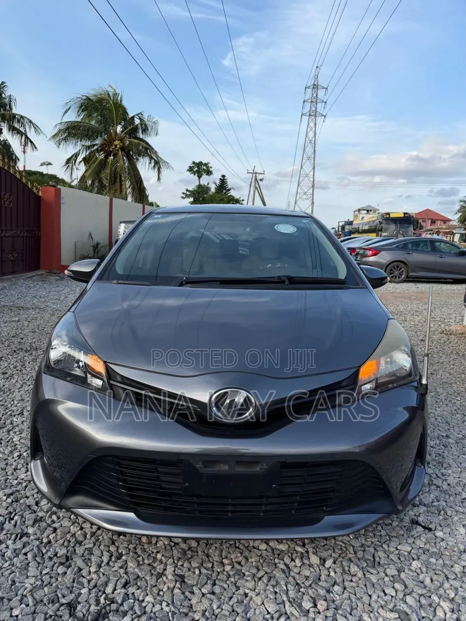 Toyota Vitz 1.3 AWD 5dr 2015 Black