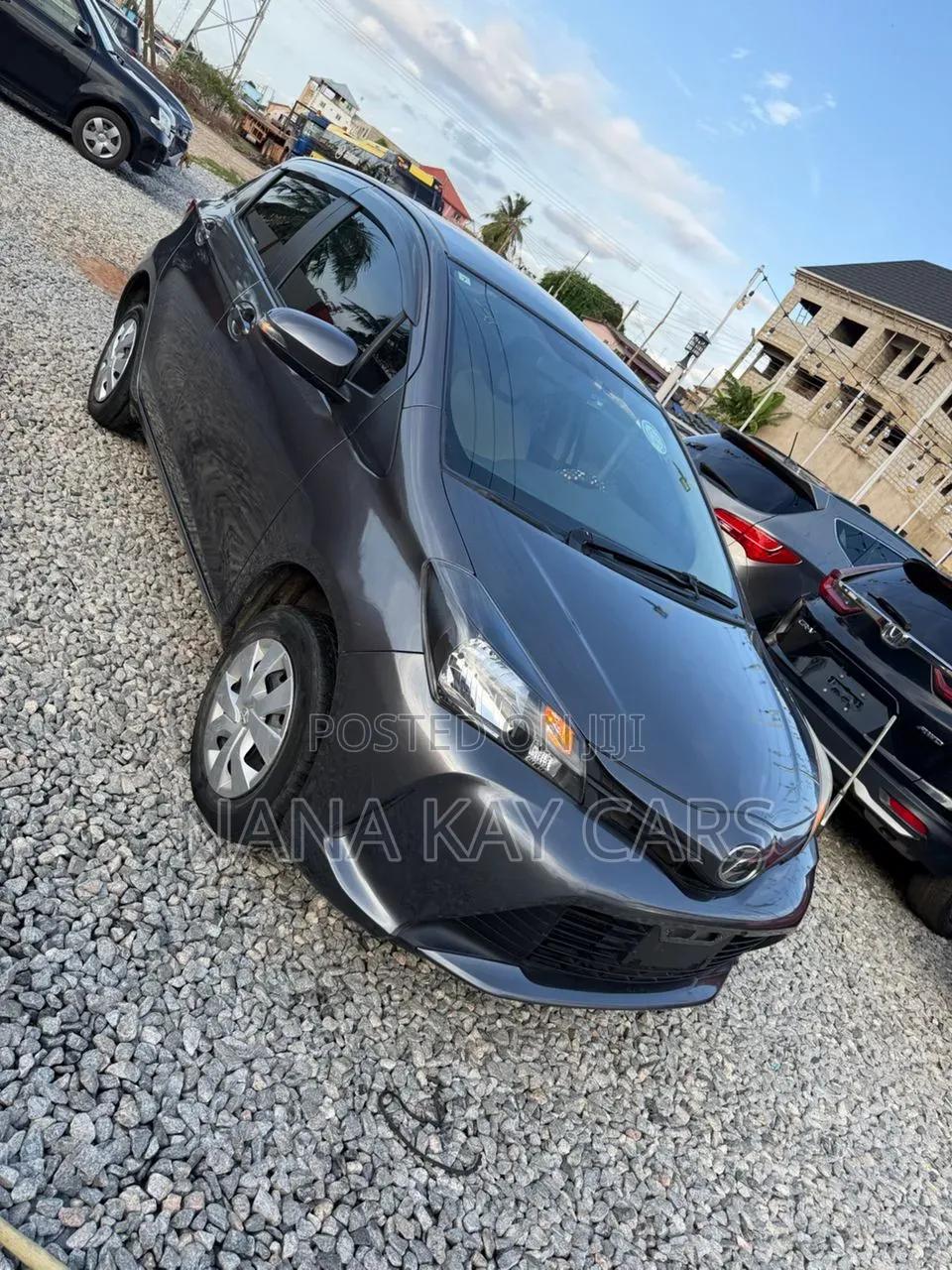 Toyota Vitz 1.3 AWD 5dr 2015 Black