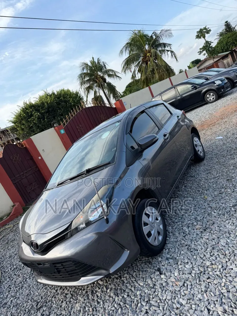 Toyota Vitz 1.3 AWD 5dr 2015 Black