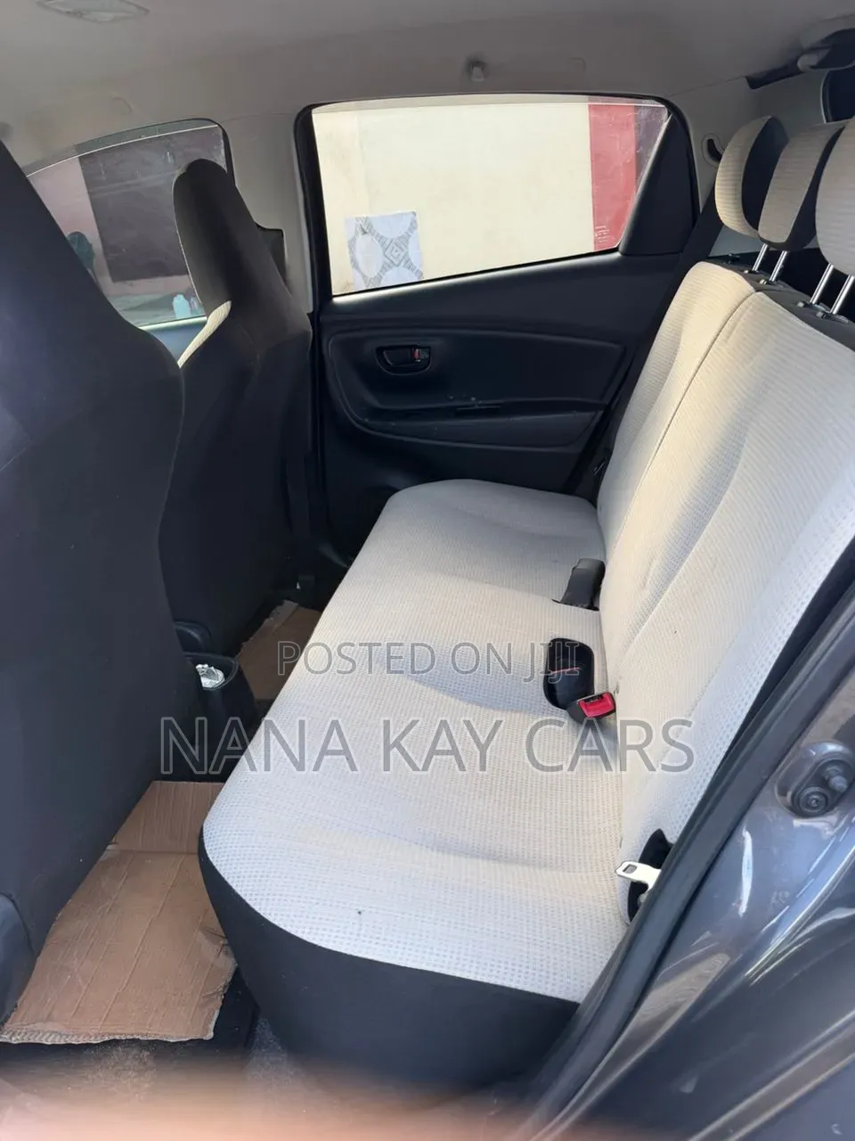Toyota Vitz 1.3 AWD 5dr 2015 Black