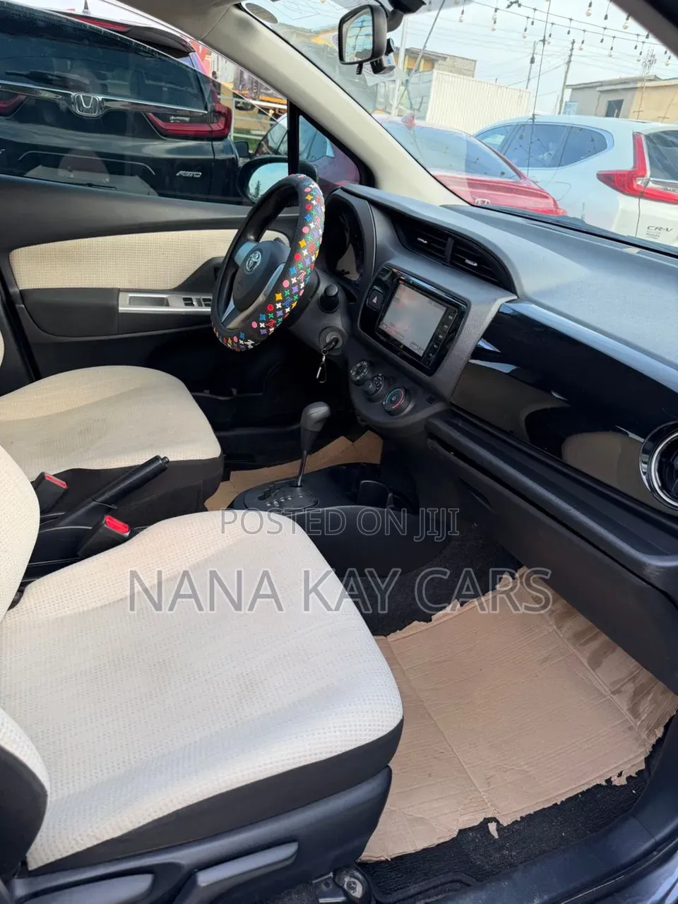 Toyota Vitz 1.3 AWD 5dr 2015 Black