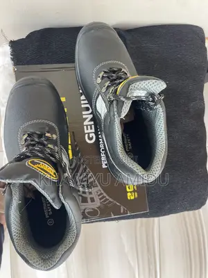 Safety Boots For Workers