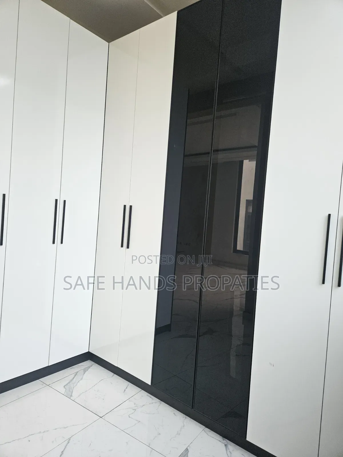 4bdrm House in Accra Metropolitan for sale