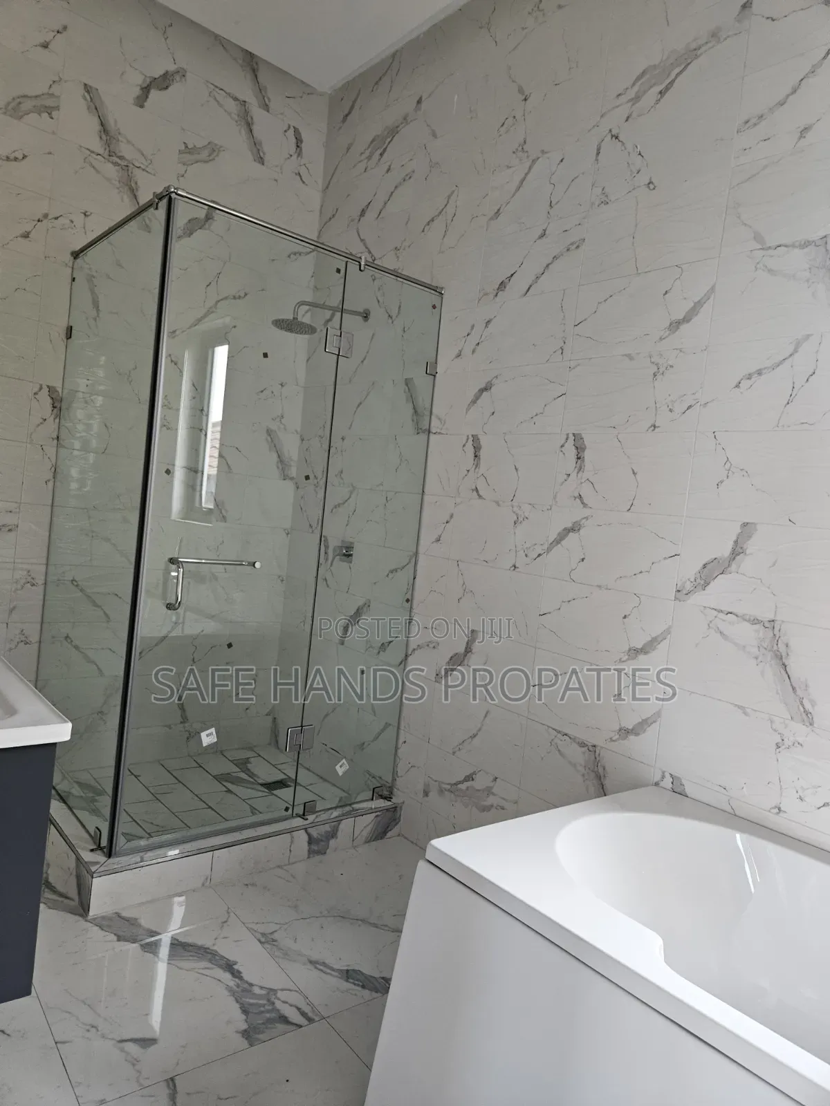 4bdrm House in Accra Metropolitan for sale