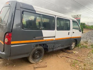Hyundai H-100 2000