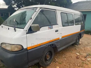Hyundai H-100 2000