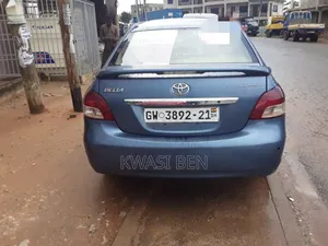Toyota Belta 2010 Blue