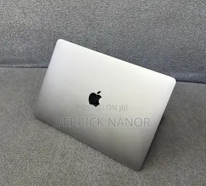 Laptop Apple MacBook Pro 2022 M2 8GB Apple M2 SSD 256GB