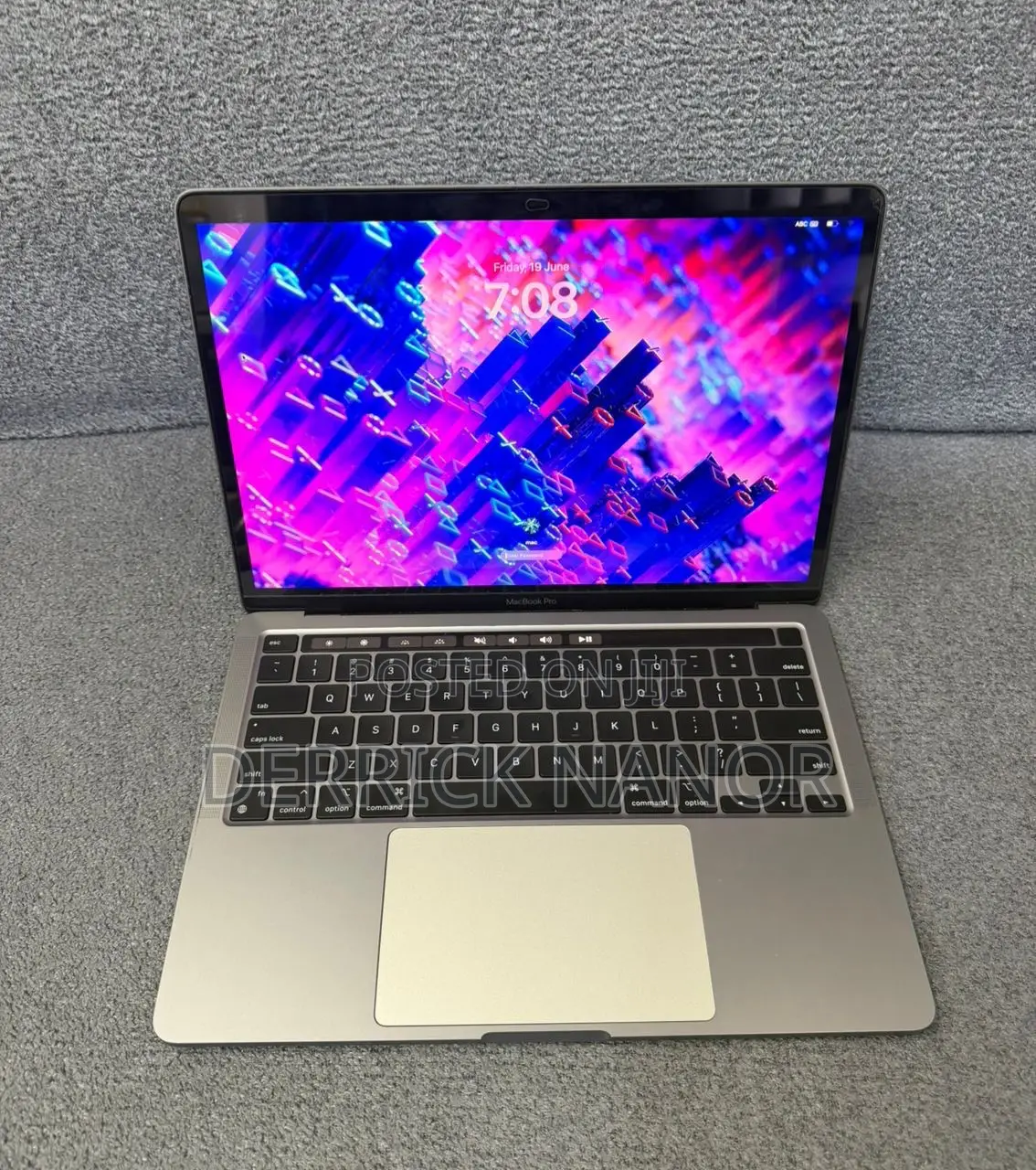 Laptop Apple MacBook Pro 2022 M2 8GB Apple M2 SSD 256GB