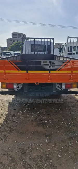 Hyundai 5 Ton Small Head Light 8 Hoels