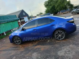Toyota Corolla 2016 Blue