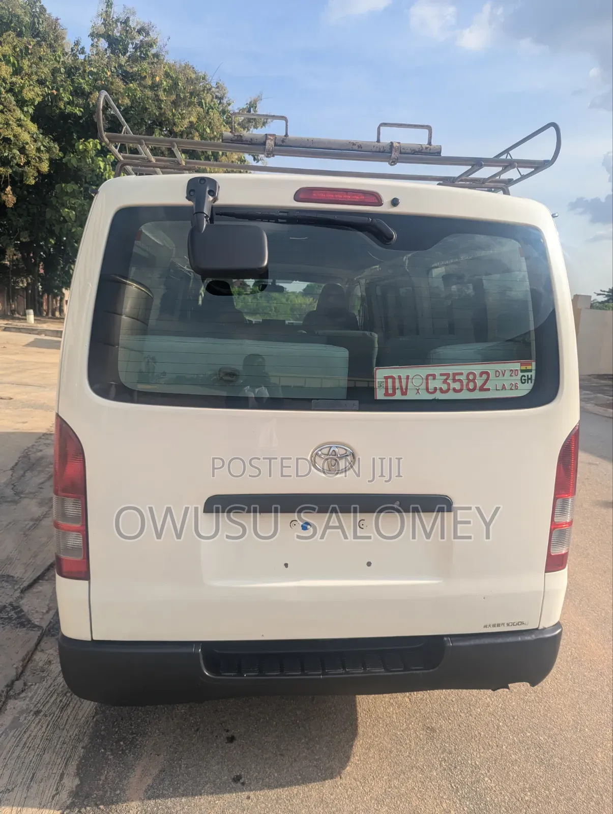 Toyota HiAce 2010 White