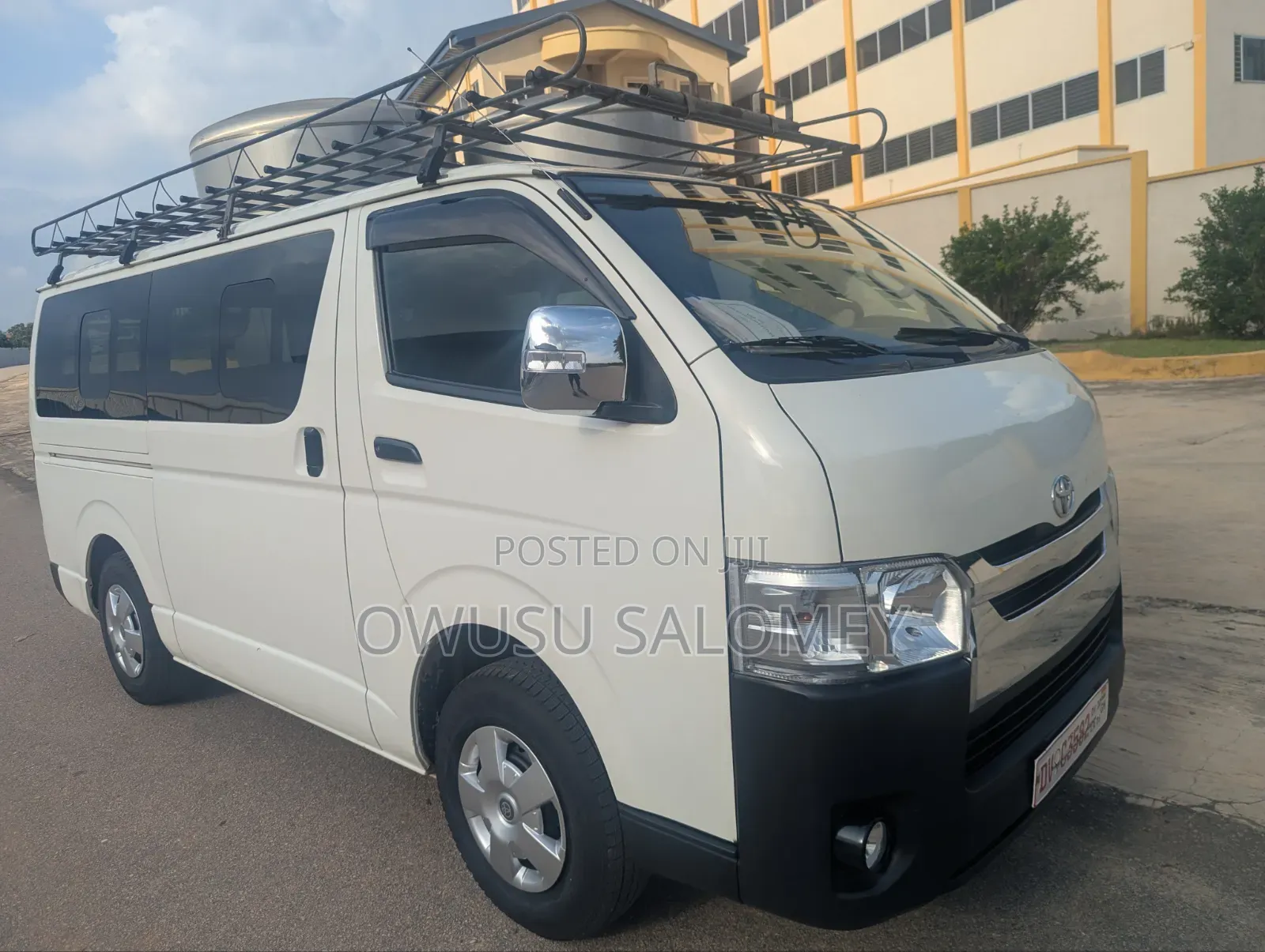 Toyota HiAce 2010 White