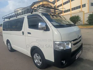 Toyota HiAce 2010 White