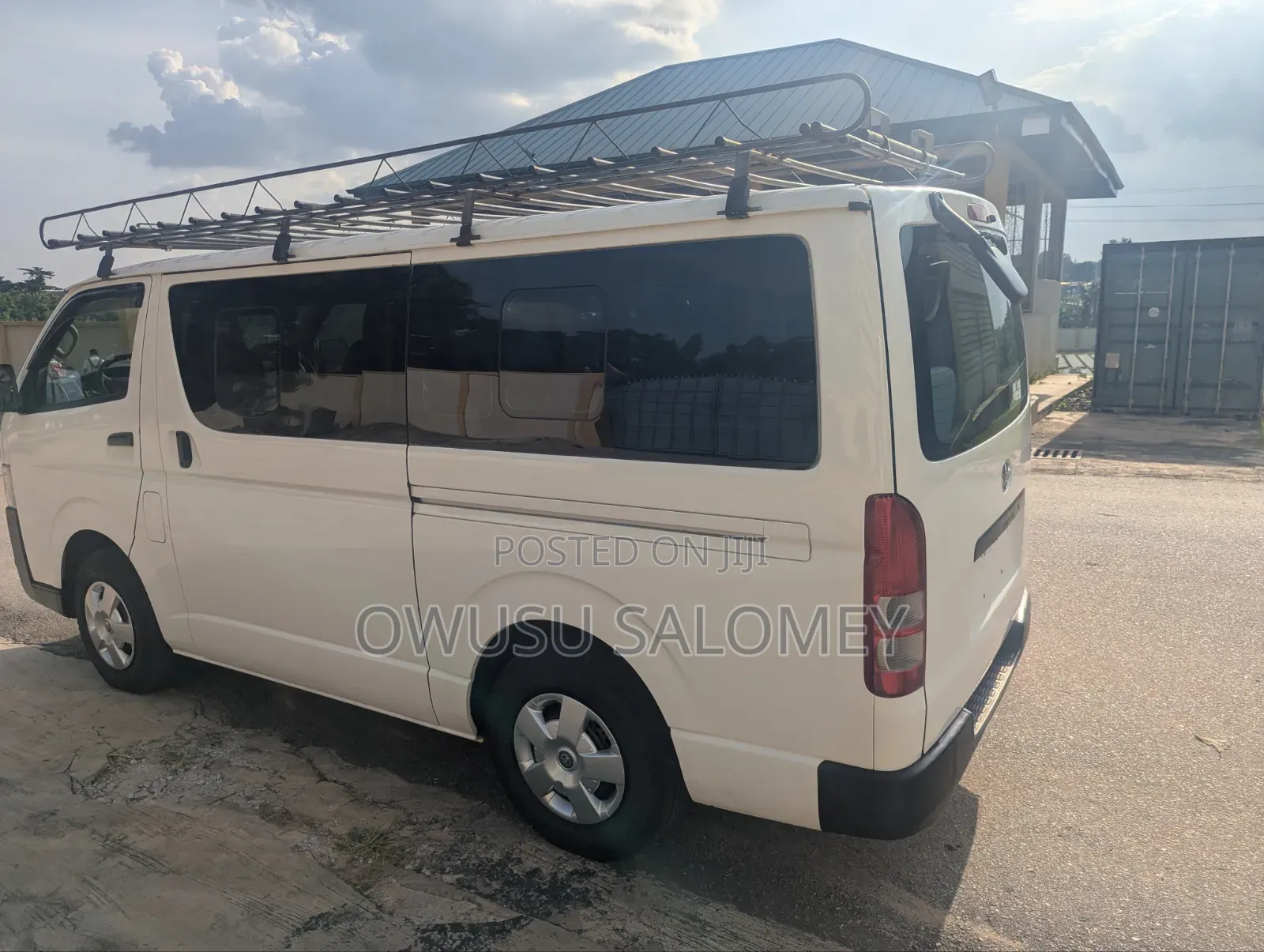 Toyota HiAce 2010 White