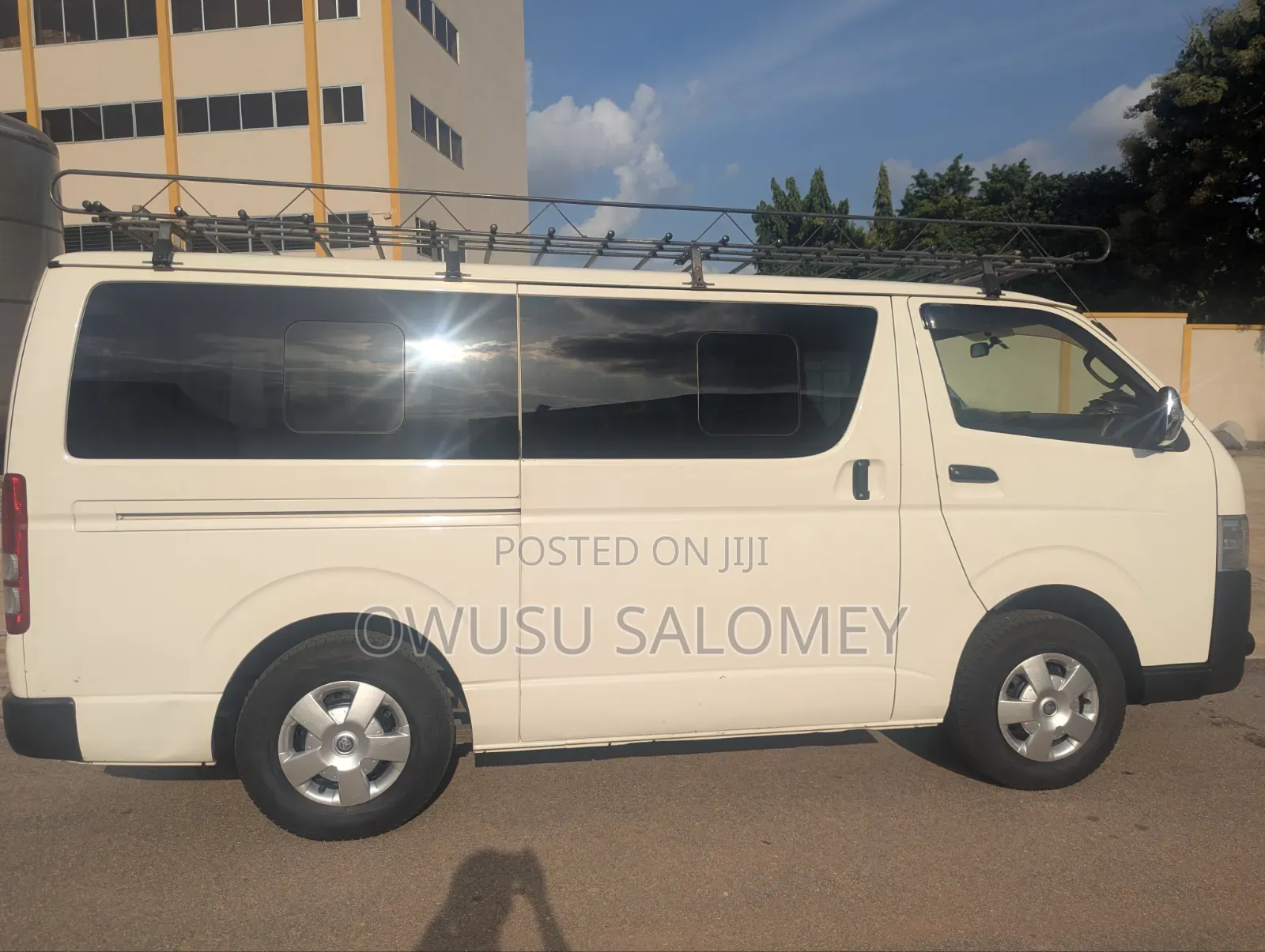 Toyota HiAce 2010 White
