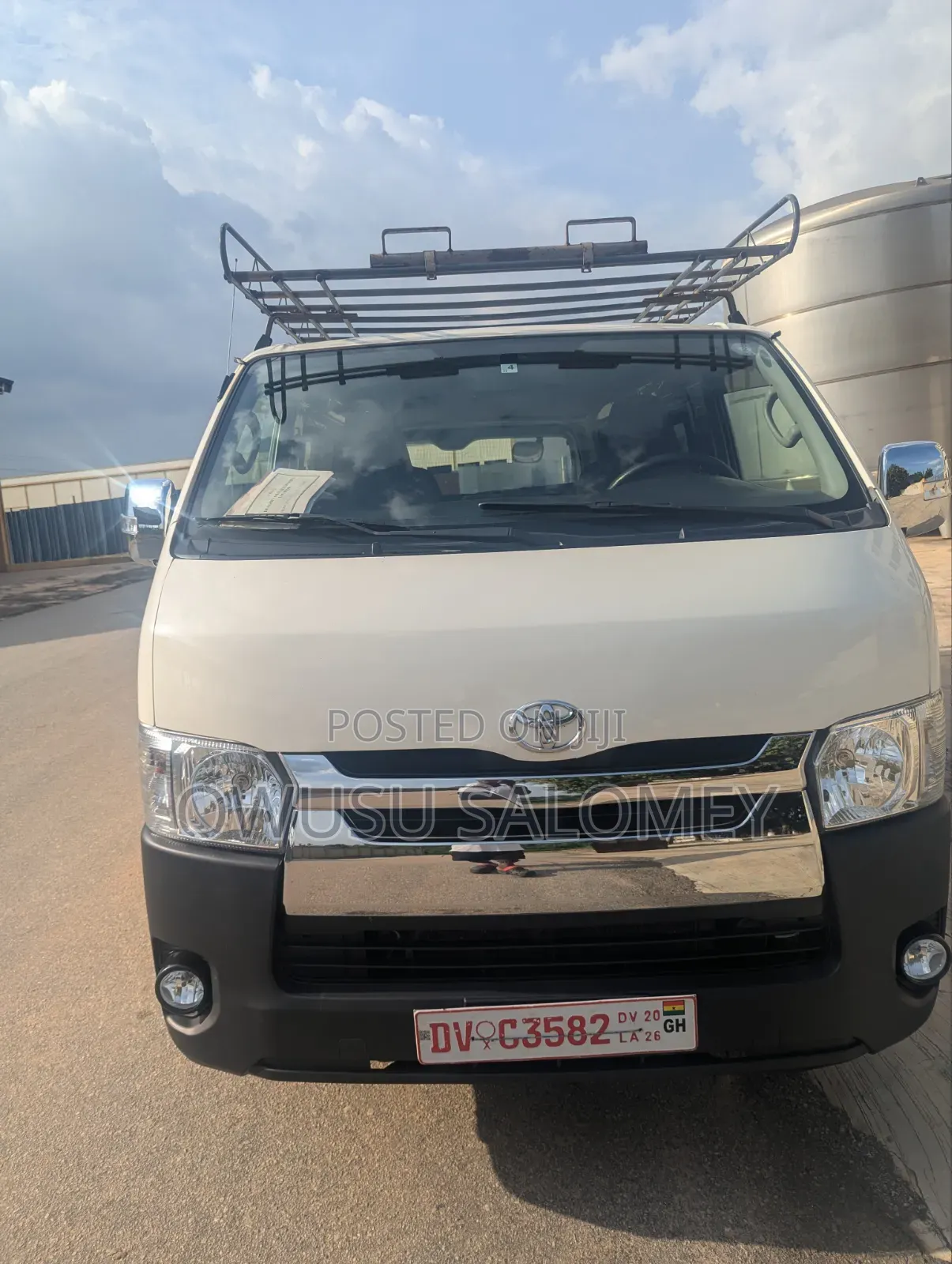 Toyota HiAce 2010 White