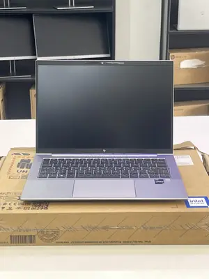 New Laptop HP ZBook Firefly 14 G10 16GB Intel Core i5 SSD 256GB