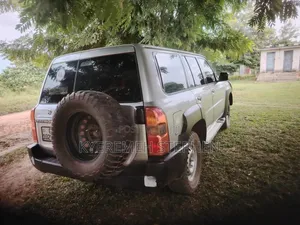 Nissan Patrol 4.8 2012 Silver