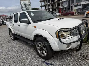 Nissan Hardbody 2018 White