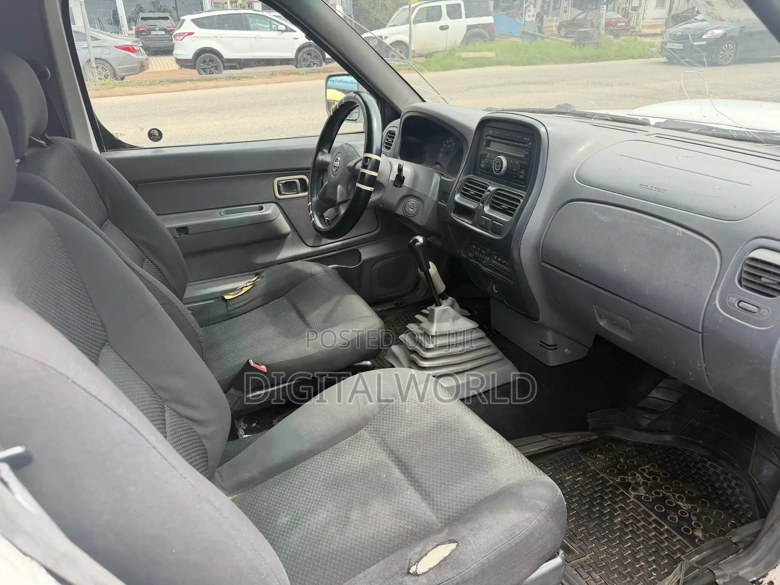 Nissan Hardbody 2018 White