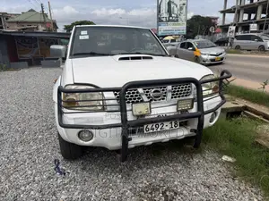 Nissan Hardbody 2018 White