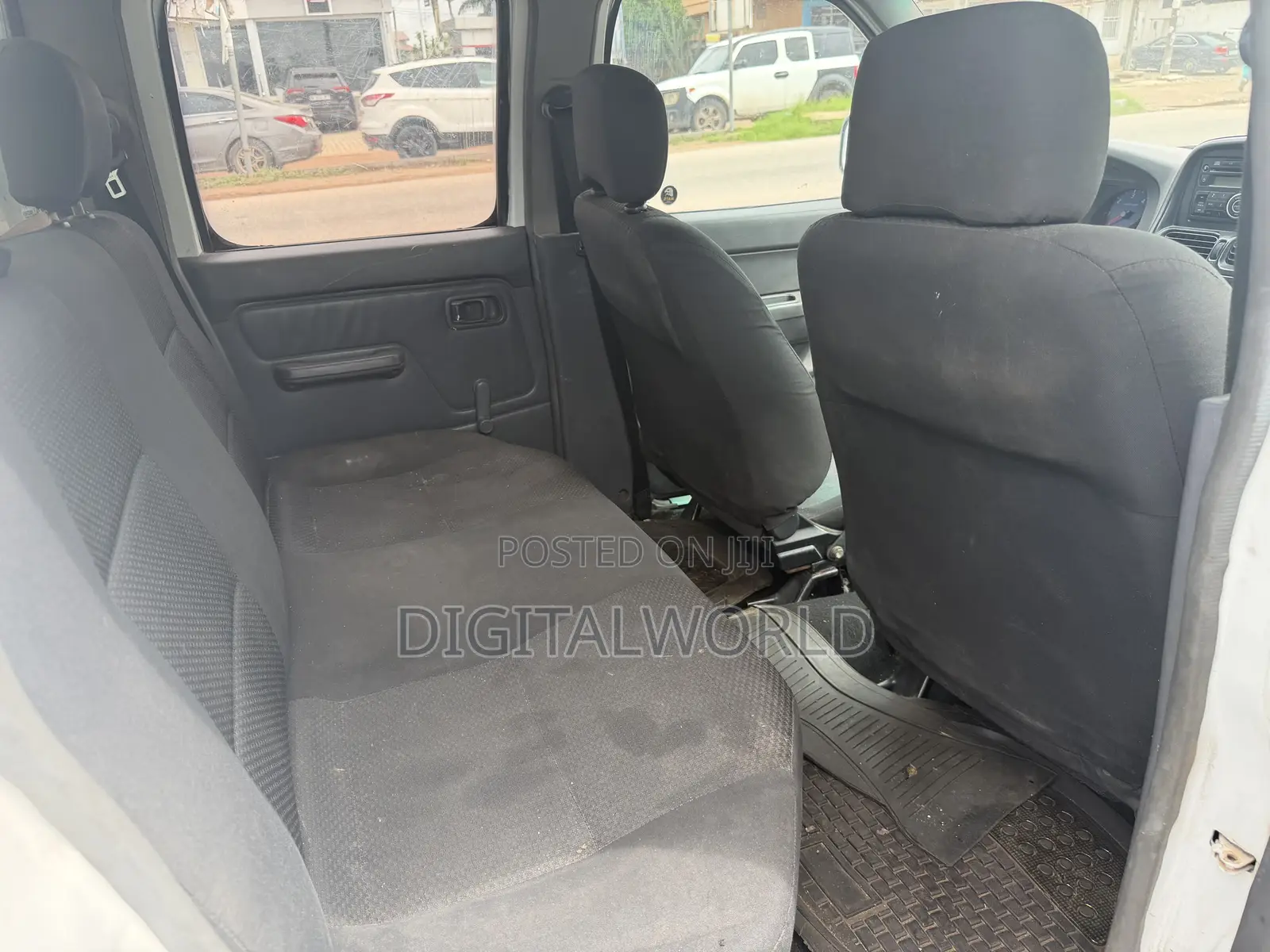 Nissan Hardbody 2018 White