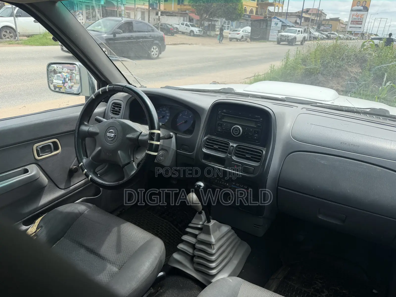Nissan Hardbody 2018 White