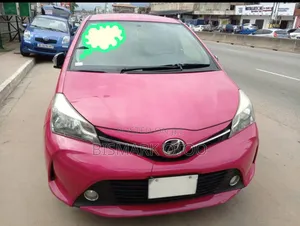 Toyota Vitz 2015 Red