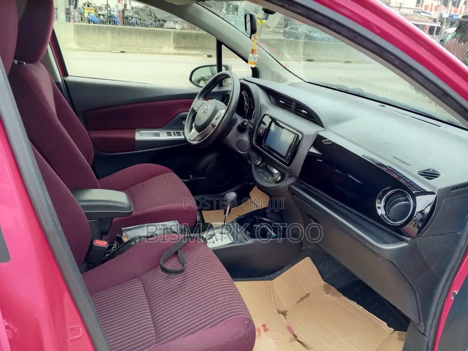 Toyota Vitz 2015 Red