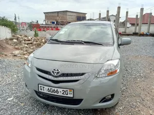 Toyota Yaris 2010 Gray