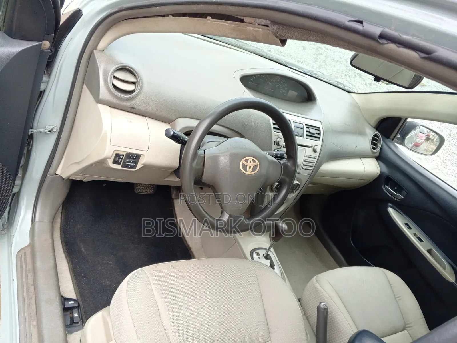 Toyota Yaris 2010 Gray