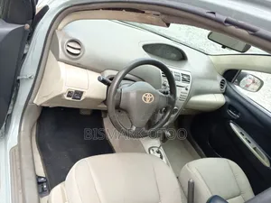 Toyota Yaris 2010 Gray