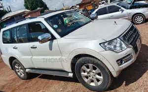 Mitsubishi Pajero 2014 White