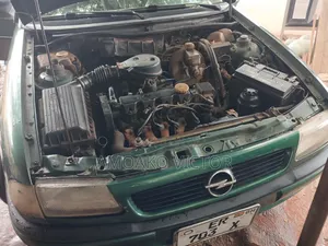 Opel Astra 1997 Green