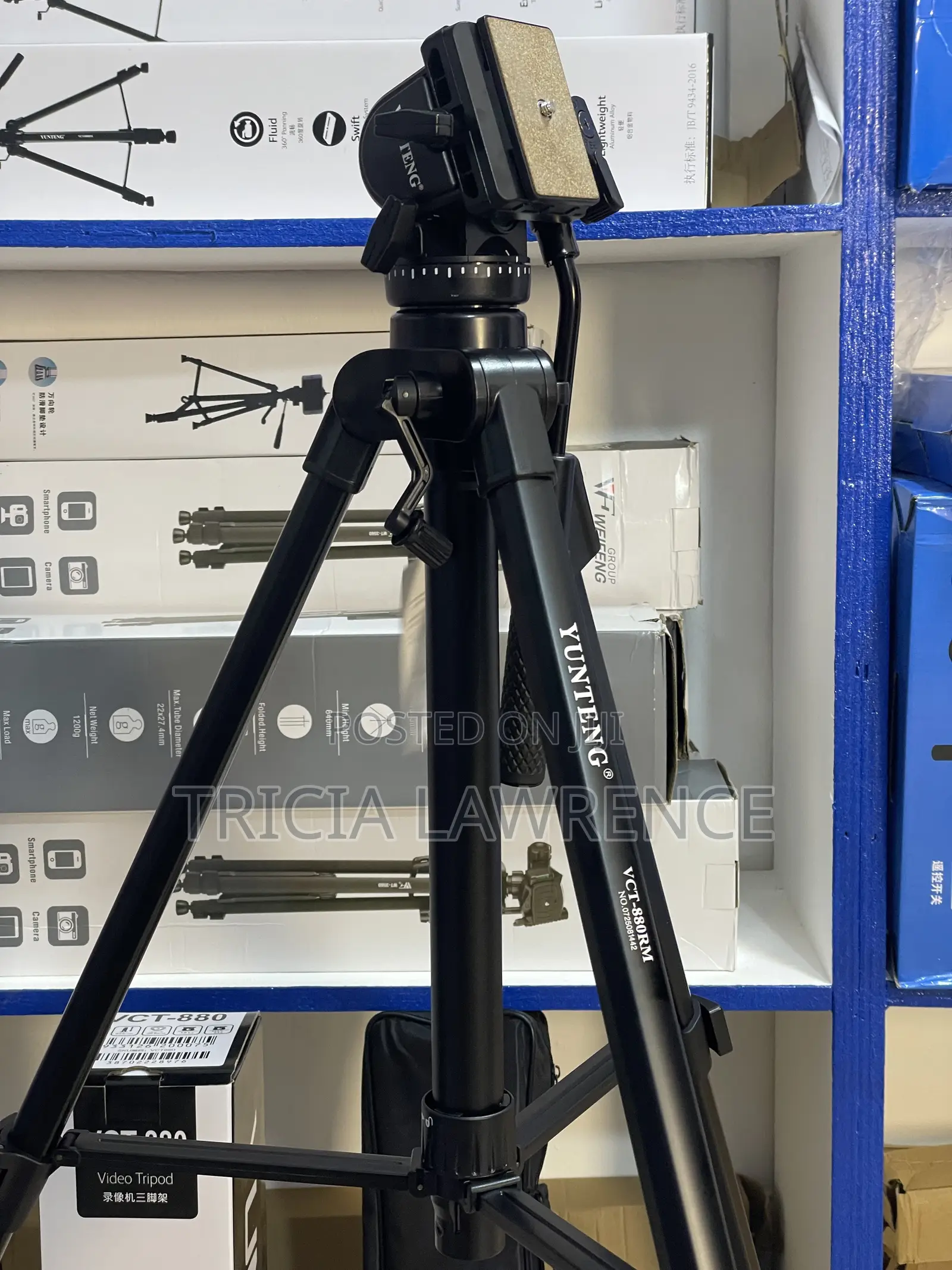 880 Tripod Stand