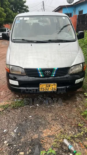 Toyota HiAce 2008 Red