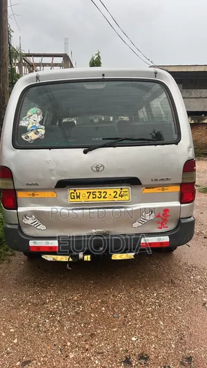 Toyota HiAce 2008 Red