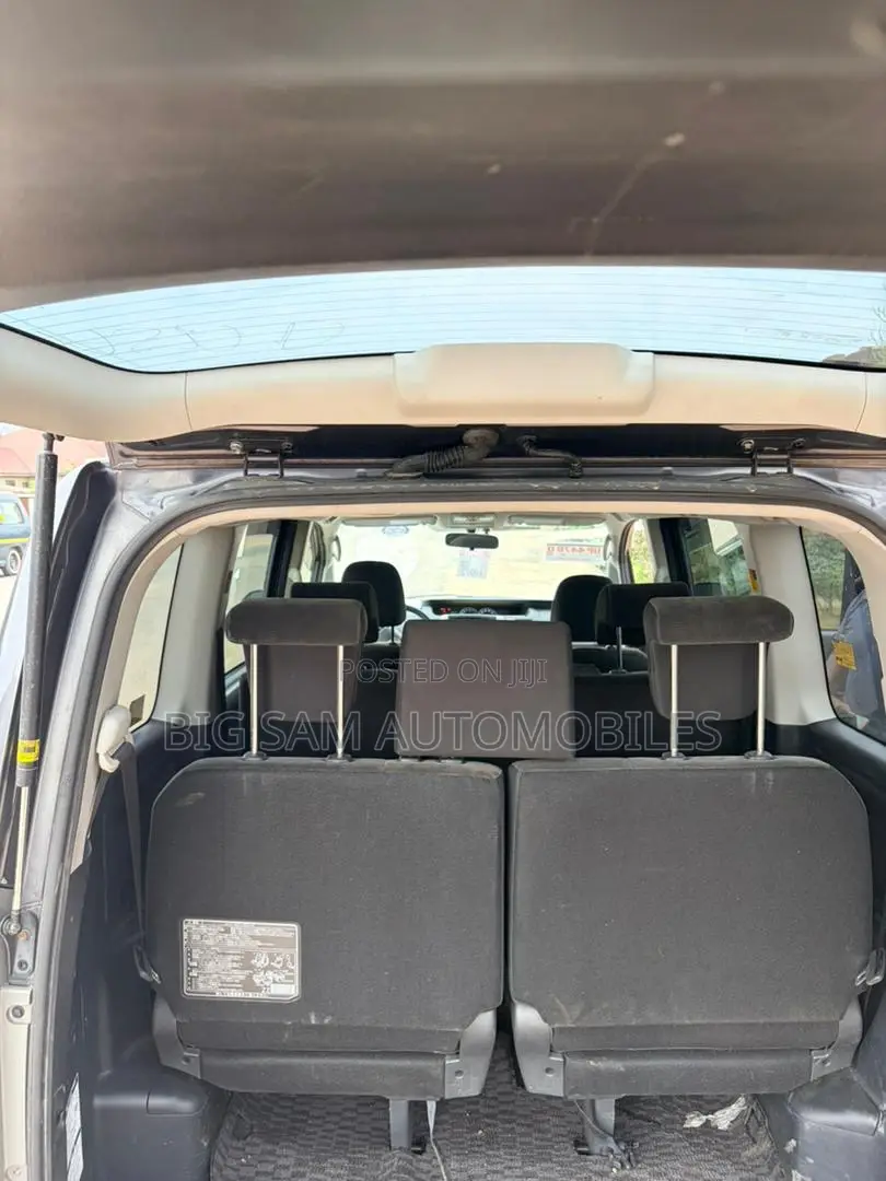 Toyota Voxy 2013 Black