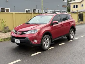 Toyota RAV4 XLE 4dr SUV (2.5L 4cyl 6A) 2015 Red