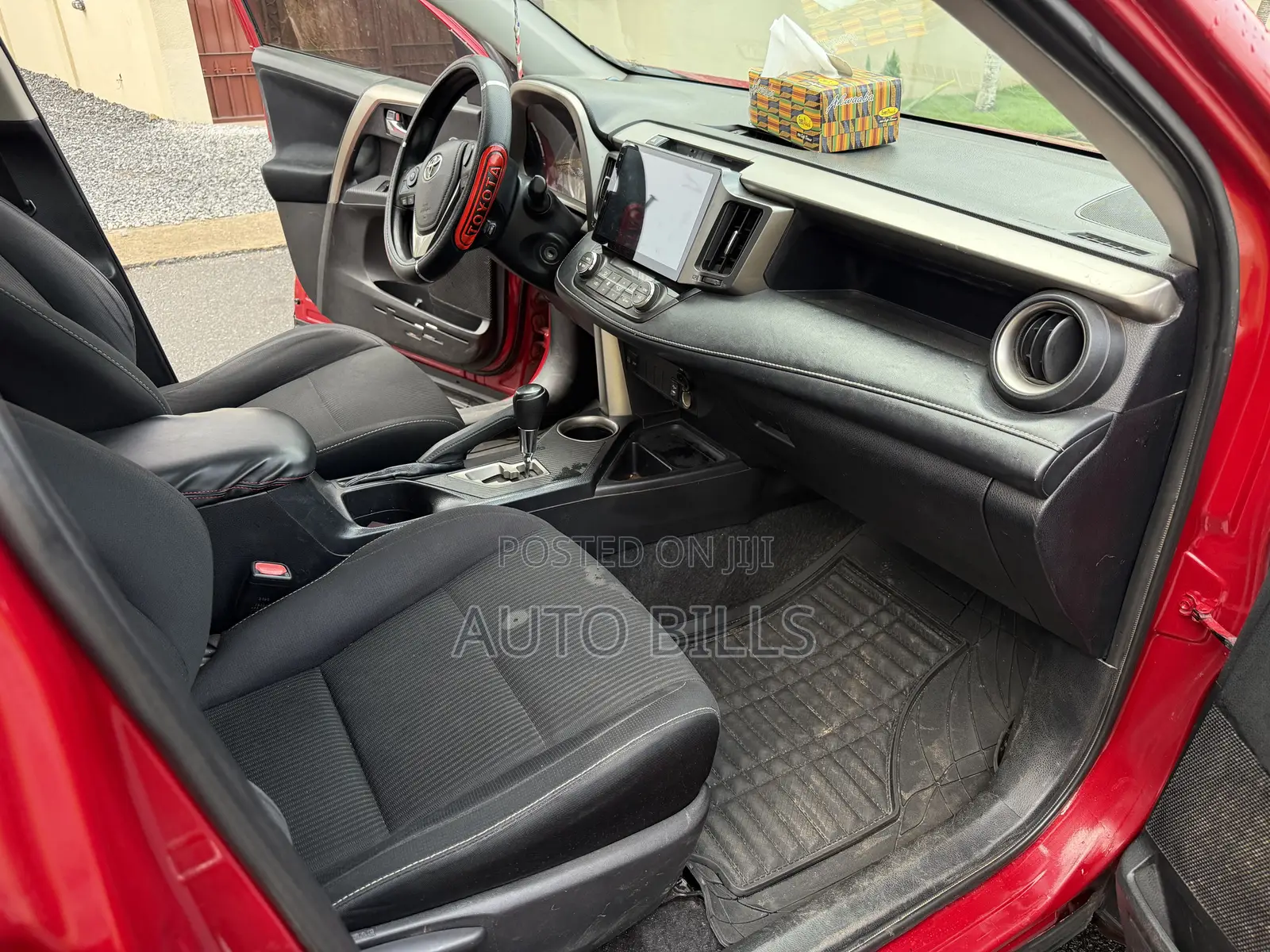 Toyota RAV4 XLE 4dr SUV (2.5L 4cyl 6A) 2015 Red