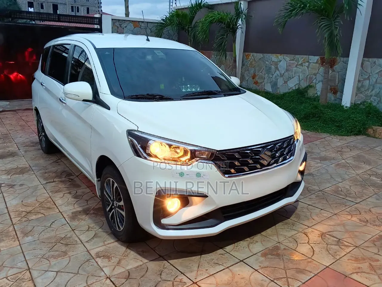 Suzuki Ertiga 2025 White